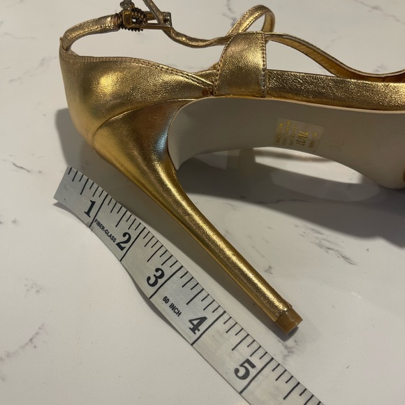 BCBG MaxAzria - Picture 11 of 15